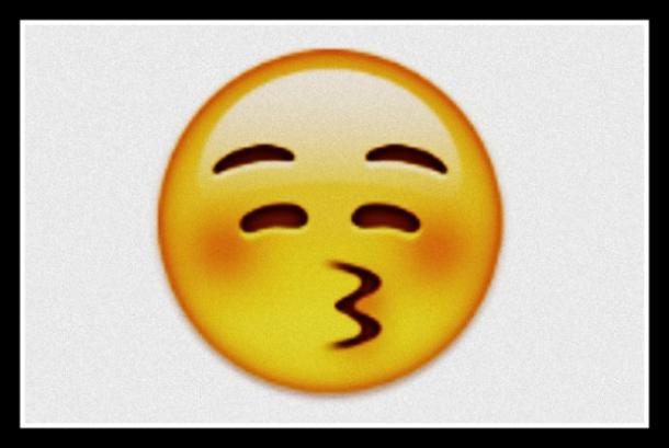 beso cara con los ojos cerrados de Emoji